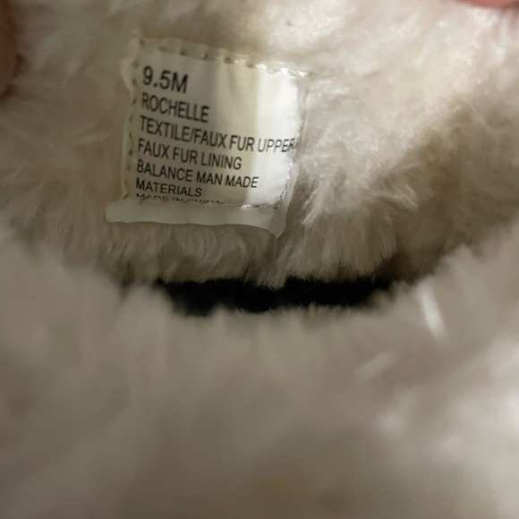 Makalu Fuzzy Ankle Booties BUNDLE Women’s Size 9.5 - Picture 8 of 11